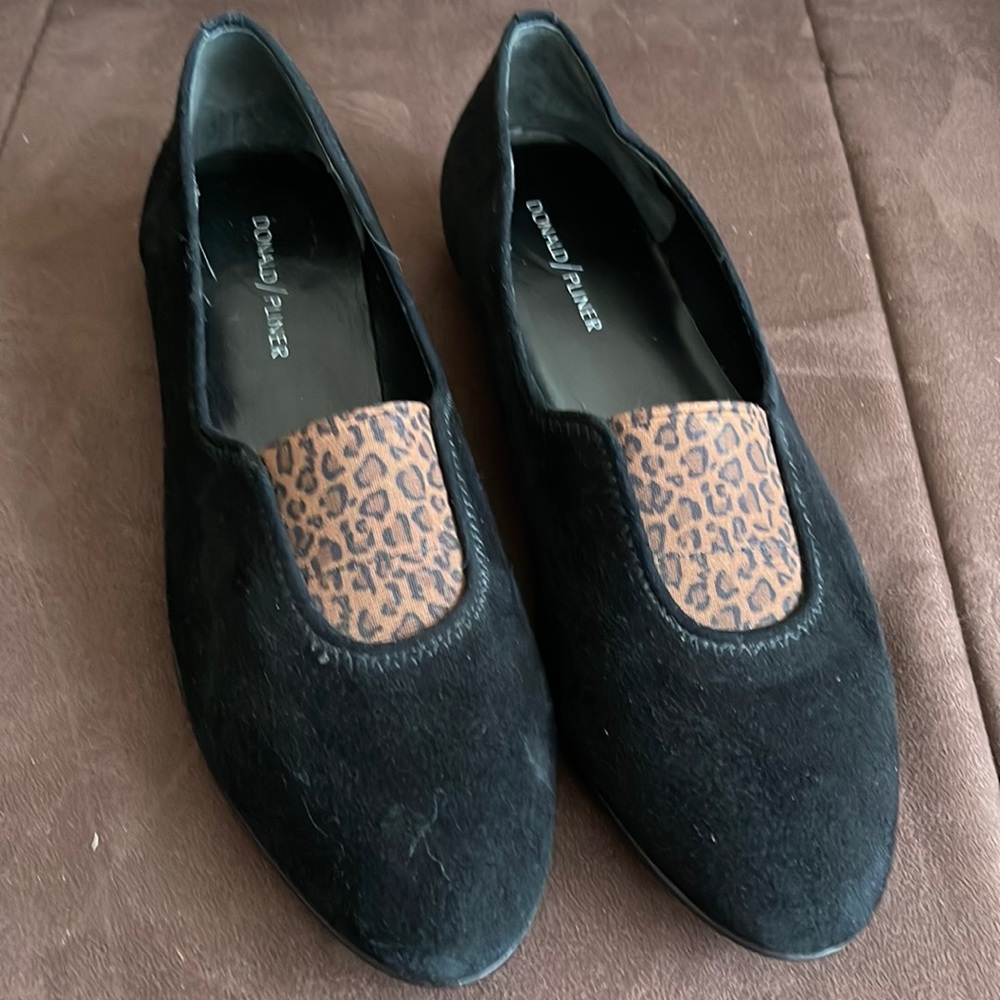 Donald J Pliner flats 8.5